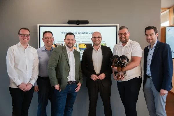 Besuch Bayerischer Staatsminister für Digitales, Fabian Mehring - Freie Wähler - Bürgermeister Sebastian Hartl, Geschäftsführer Bastian Braun, Simon Kirchner - VALEO IT Services International GmbH