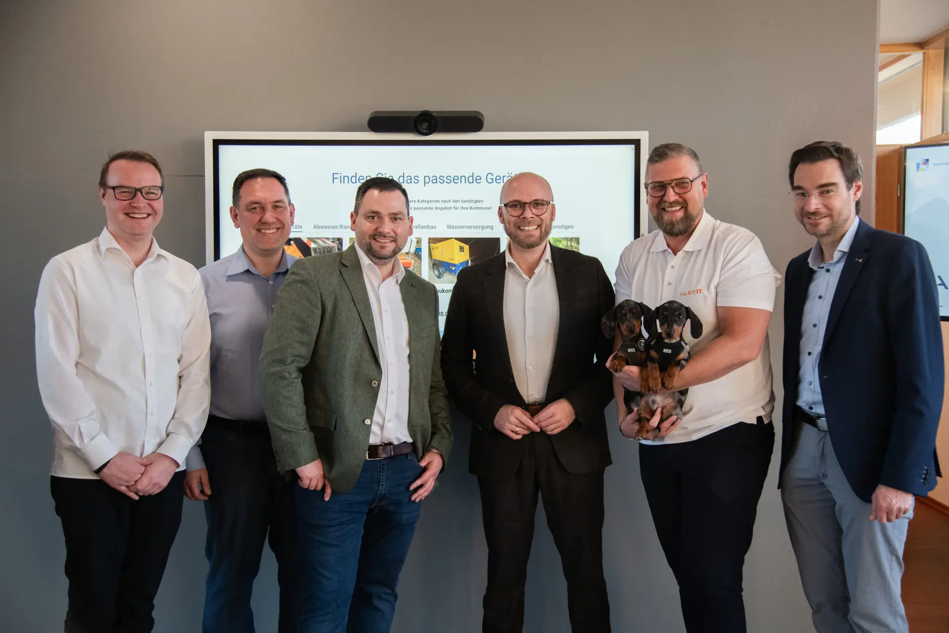 Visit by Bavarian State Minister for Digital Affairs, Fabian Mehring - Free Voters - Mayor Sebastian Hartl, Managing Director Bastian Braun, Simon Kirchner - VALEO IT Services International GmbH