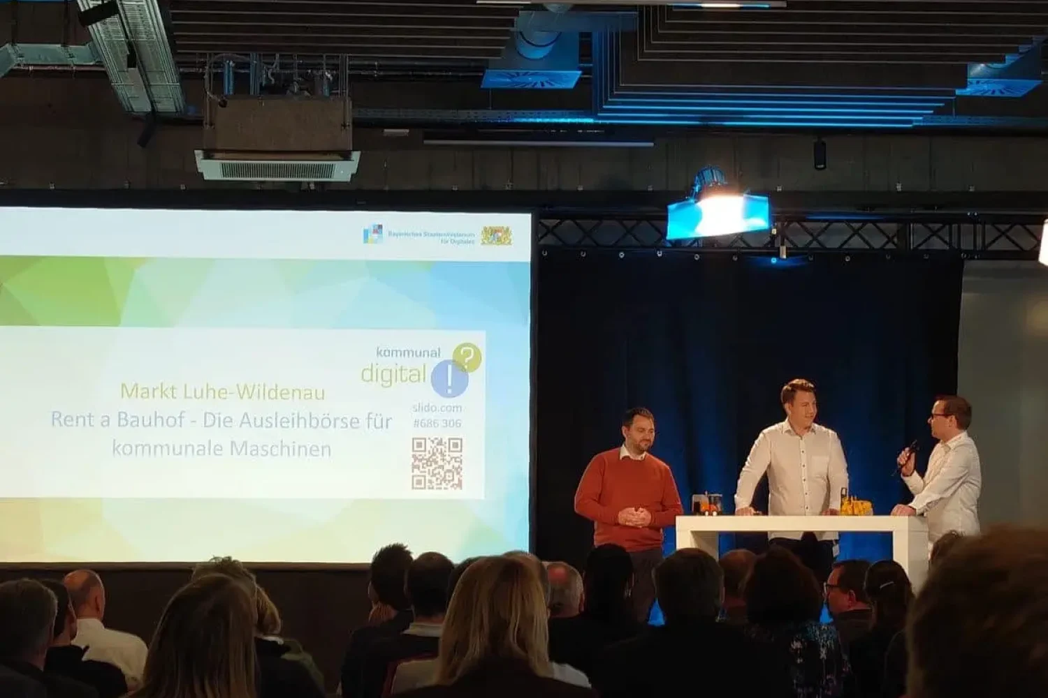 Ideenwettbewerb “Kommunal? Digital”! - Netzwerkkonferenz in München - Digitalisierung in Bayerischen Kommunen - Design Offices München - Rent-A-Bauhof - Luhe-Wildenau - Sebastian Hartl, Simon Kirchner - VALEO IT Services International GmbH