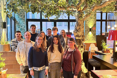 Studentengruppe im Peter Pane Restaurant